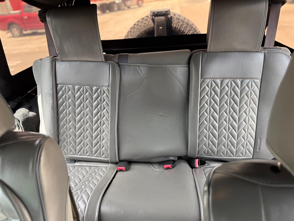 2007 Jeep Wrangler Unlimited Sahara - Photo 10
