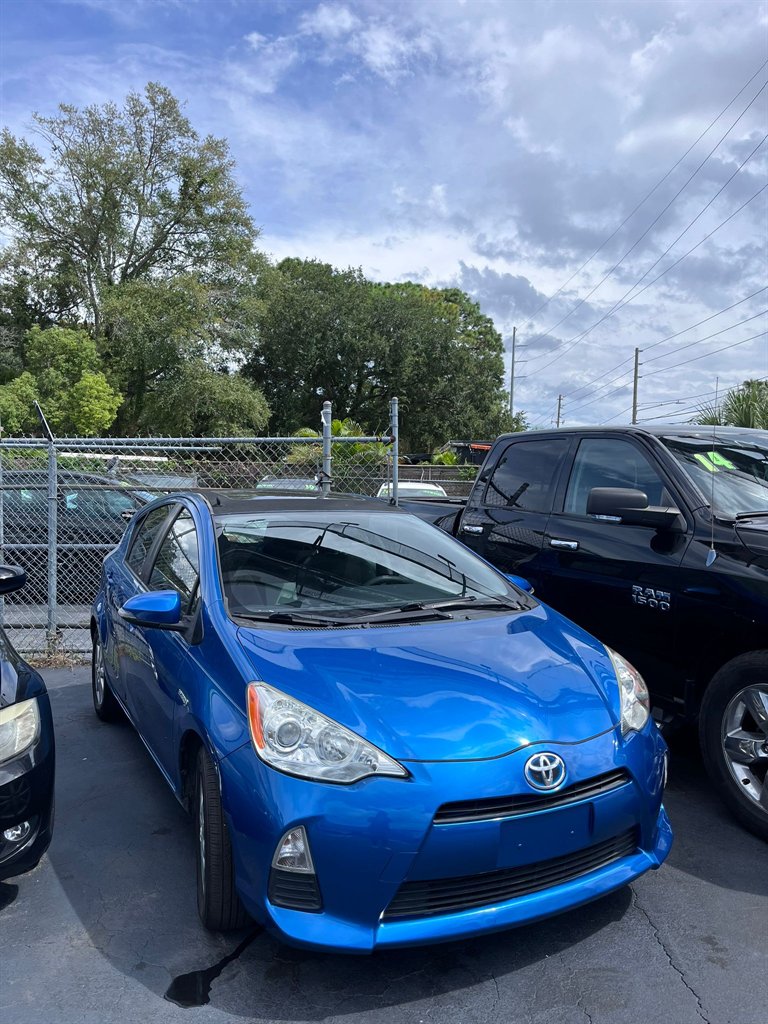 2013 Toyota Prius c
